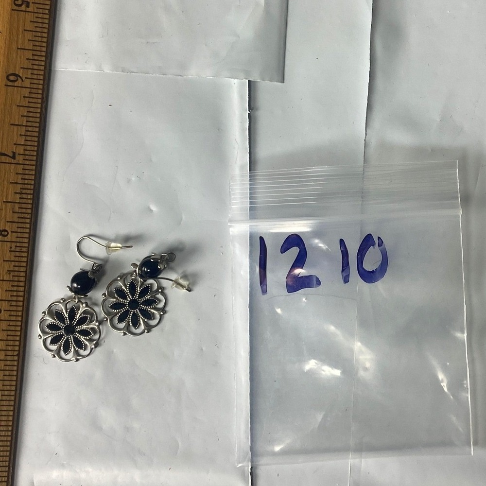 Silver Flower Dangle Earrings Dark Beaded Boho Vintage Style